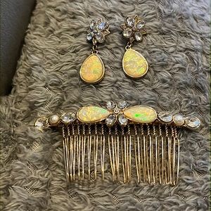 PRE-LOVED Goldtone Pearlescent & Rhinestones Drop Earrings with Hair Comb Clip